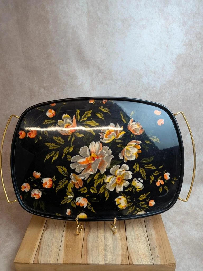 Grand plateau vintage années 60 décor floral fond noir poignées dorées